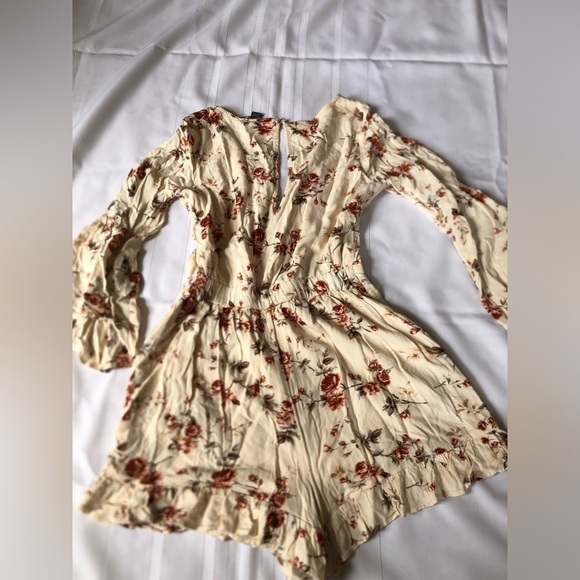 American Eagle Outfitters Floral Romper - Picture 8 of 15